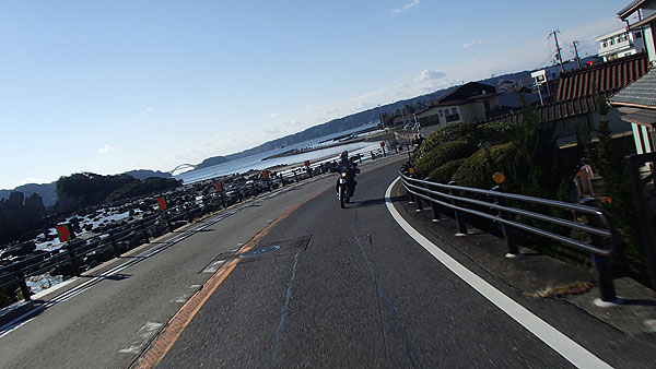 ＴＡＮＩＺＡＫＩさん